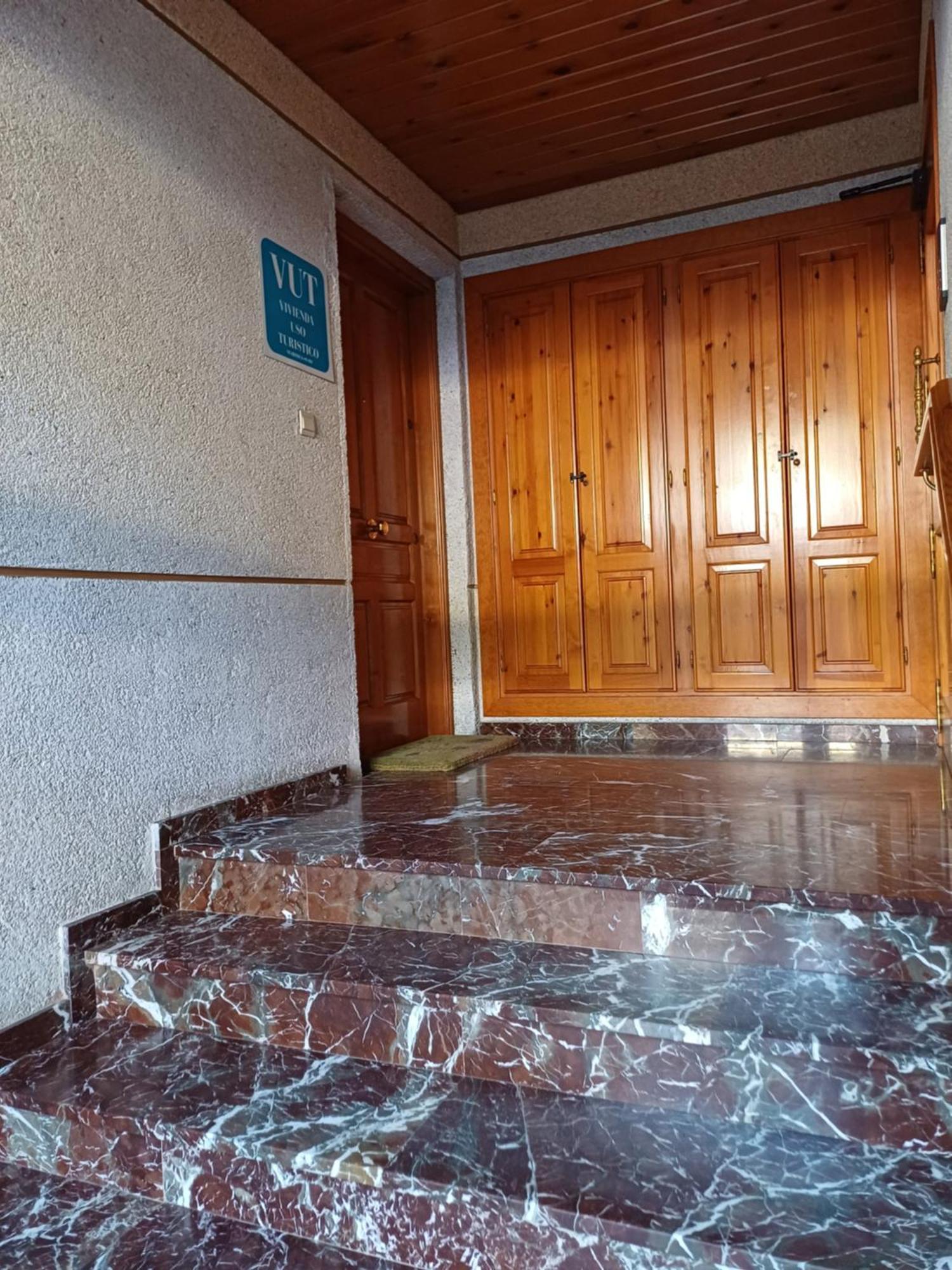 Apartamento Puerta Del Pirineo Sabinanigo Exterior photo